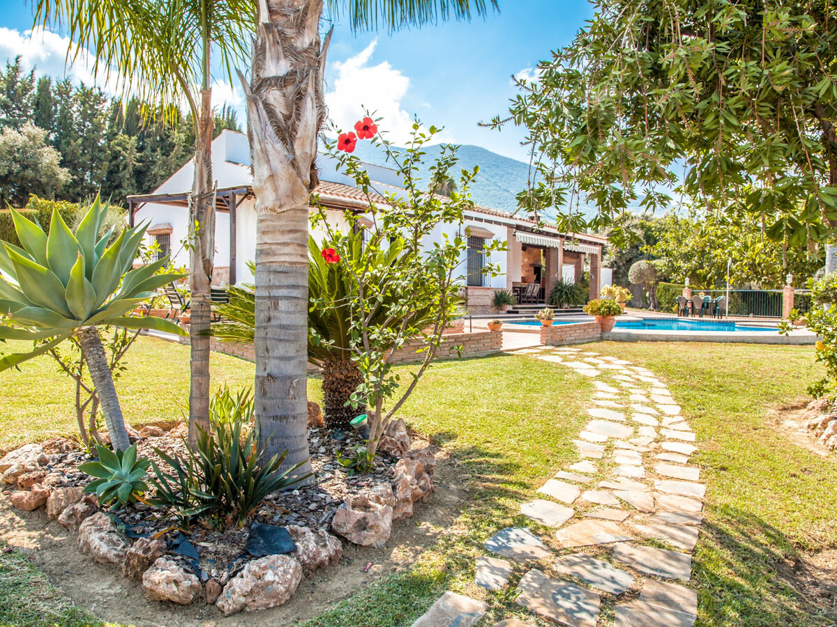 Villa 3 chambres, piscine 11x5m et jardin à Alhaurín el Grande - Photo 11