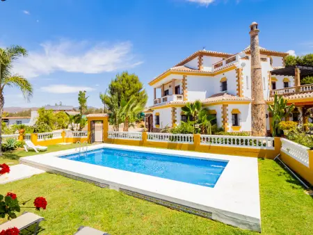 Location villa à Cártama, Luxueuse villa avec piscine chauffée à Cártama, idéale pour 12 personnes