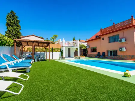 Location villa à Alhaurín de la Torre, Location ensoleillée à Alhaurín de la Torre avec piscine privée