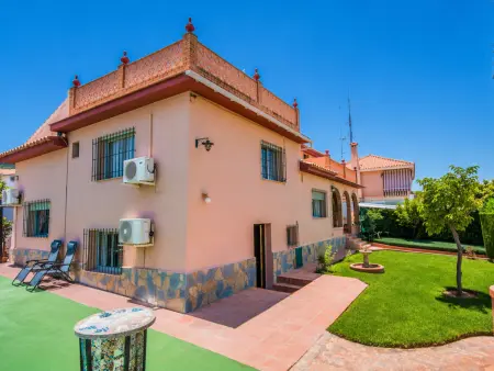 Location ensoleillée à Alhaurín de la Torre avec piscine privée - Photo 3