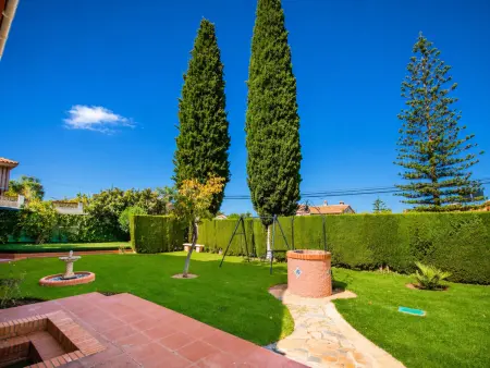 Location ensoleillée à Alhaurín de la Torre avec piscine privée - Photo 6