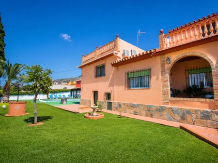 Location ensoleillée à Alhaurín de la Torre avec piscine privée - Photo 10
