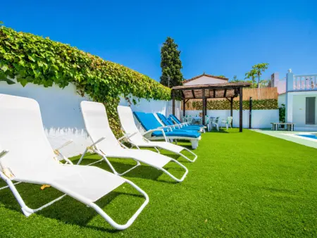 Location ensoleillée à Alhaurín de la Torre avec piscine privée - Photo 12