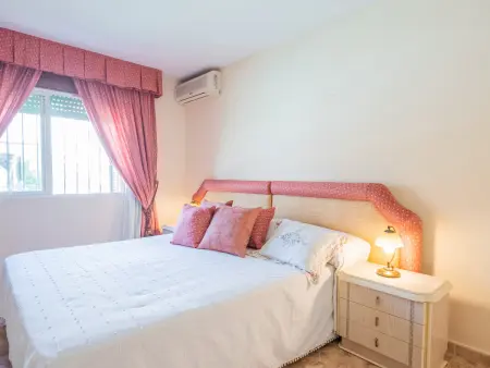 Location ensoleillée à Alhaurín de la Torre avec piscine privée - Photo 22