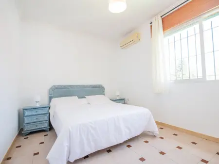 Location ensoleillée à Alhaurín de la Torre avec piscine privée - Photo 26