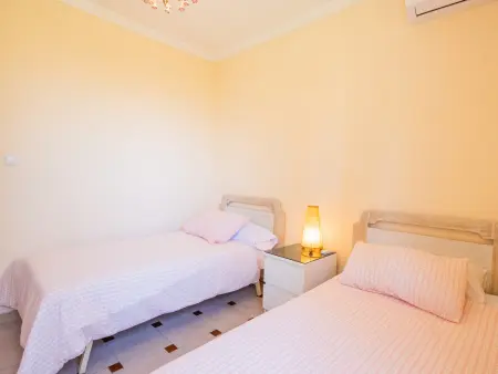 Location ensoleillée à Alhaurín de la Torre avec piscine privée - Photo 29