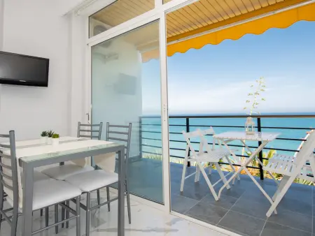 Studio avec vue mer et terrasse 10 m² à Torremolinos : photo 4