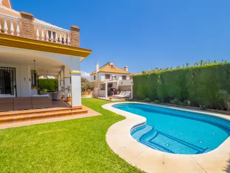 Villa familiale avec piscine privée chauffée et près de la plage à Malaga - Photo 1
