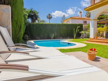 Villa familiale avec piscine privée chauffée et près de la plage à Malaga - Photo 3