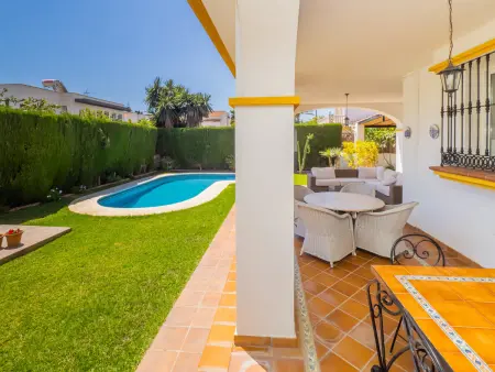 Villa familiale avec piscine privée chauffée et près de la plage à Malaga - Photo 10