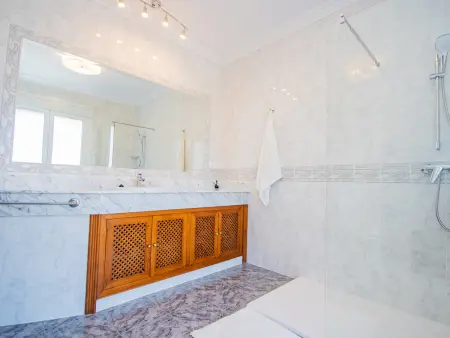 Villa familiale avec piscine privée chauffée et près de la plage à Malaga - Photo 27