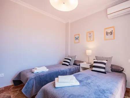 Villa familiale avec piscine privée chauffée et près de la plage à Malaga - Photo 30