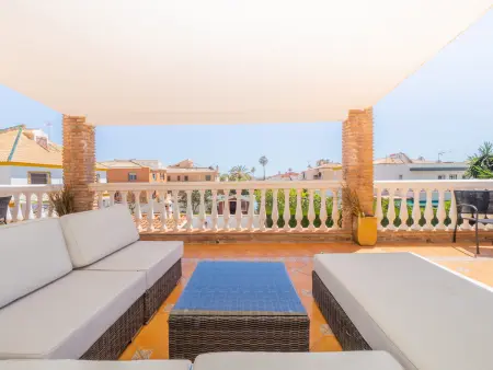 Villa familiale avec piscine privée chauffée et près de la plage à Malaga - Photo 32