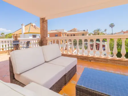Villa familiale avec piscine privée chauffée et près de la plage à Malaga - Photo 33