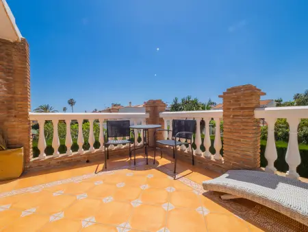 Villa familiale avec piscine privée chauffée et près de la plage à Malaga - Photo 35