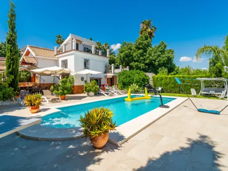 Location gite à Alhaurín de la Torre, Maison spacieuse à Alhaurín, piscine privée et confort moderne