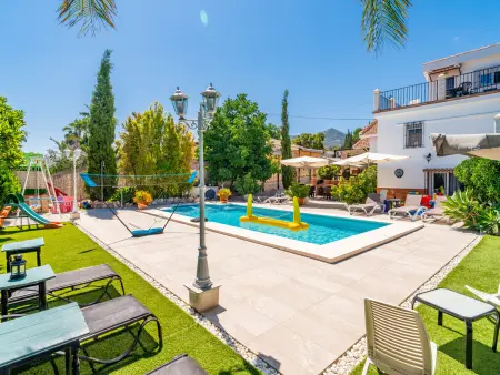 Maison spacieuse à Alhaurín, piscine privée et confort moderne - Photo 1