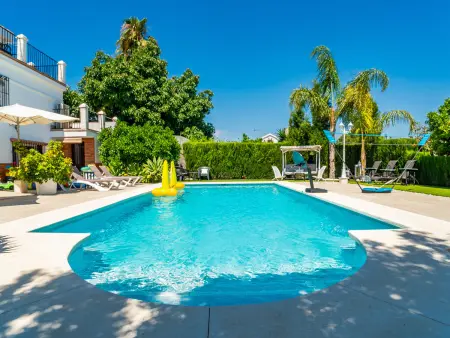 Maison spacieuse à Alhaurín, piscine privée et confort moderne - Photo 3