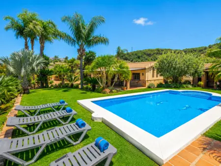 Location gite à Alhaurín el Grande, Évasion Nature au Cœur de la Sierra avec Piscine Privée
