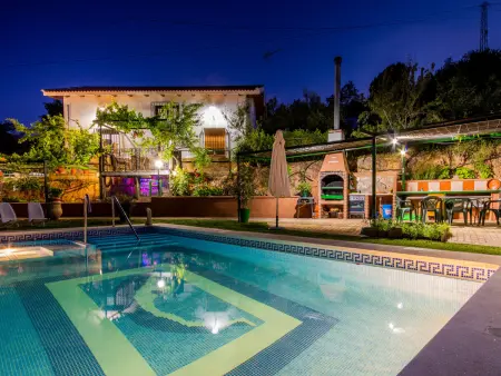 Location gite à Ardales, Maison charmante à Ardales avec piscine privée et nature paisible