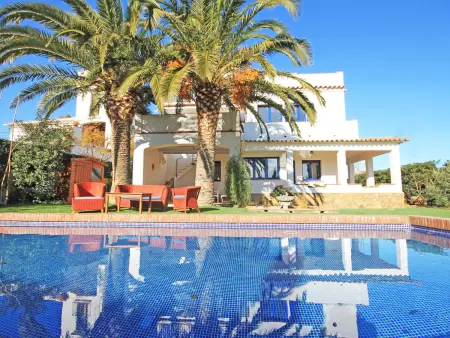 Location villa à L'Escala, Villa ensoleillée avec piscine privée à 300m de la plage à LEscala