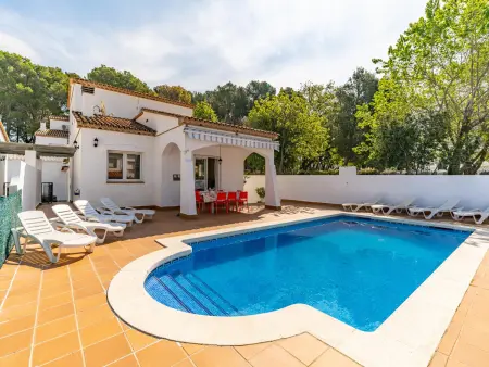 Location villa à L'Escala, Villa à LEscala avec piscine privée, proche plage, pour 8 personnes