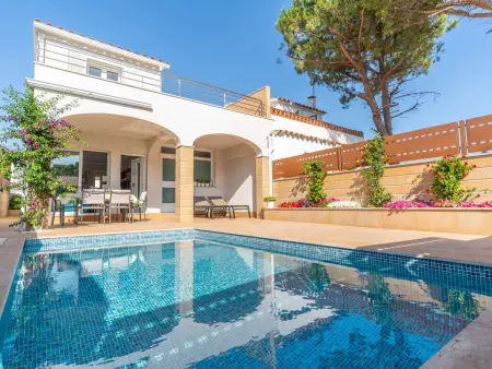 Location villa à L'Escala, Maison de charme avec piscine privée près de Cala Montgó