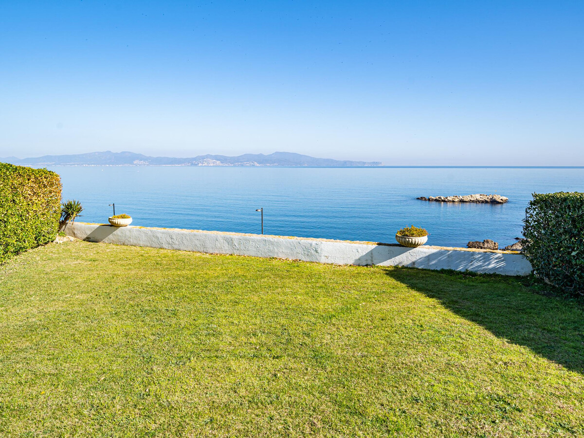 Maison familiale avec jardin et piscine privée à L'Escala - Photo 3
