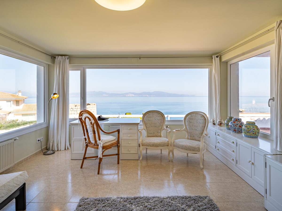 Maison familiale avec jardin et piscine privée à L'Escala - Photo 7
