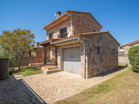 Location villa à L'Escala, Maison accueillante à 5 min de la plage avec jardin pour 6 personnes à LEscala