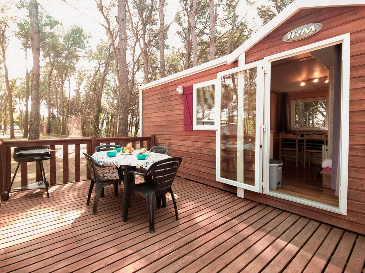 Bungalow 2 chambres au Camping Lacus, 100 m de la plage - Photo 2