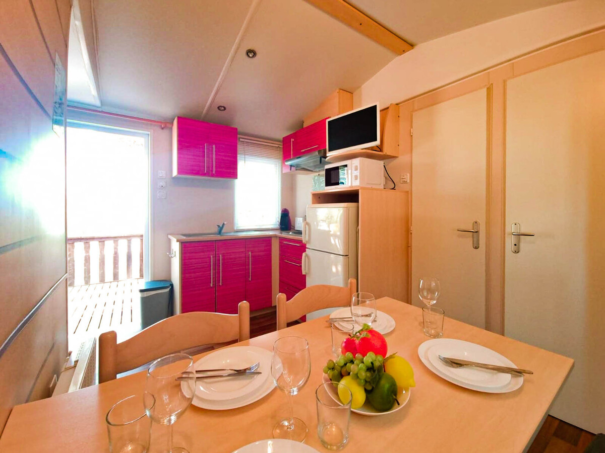 Bungalow 2 chambres au Camping Lacus, 100 m de la plage - Photo 7