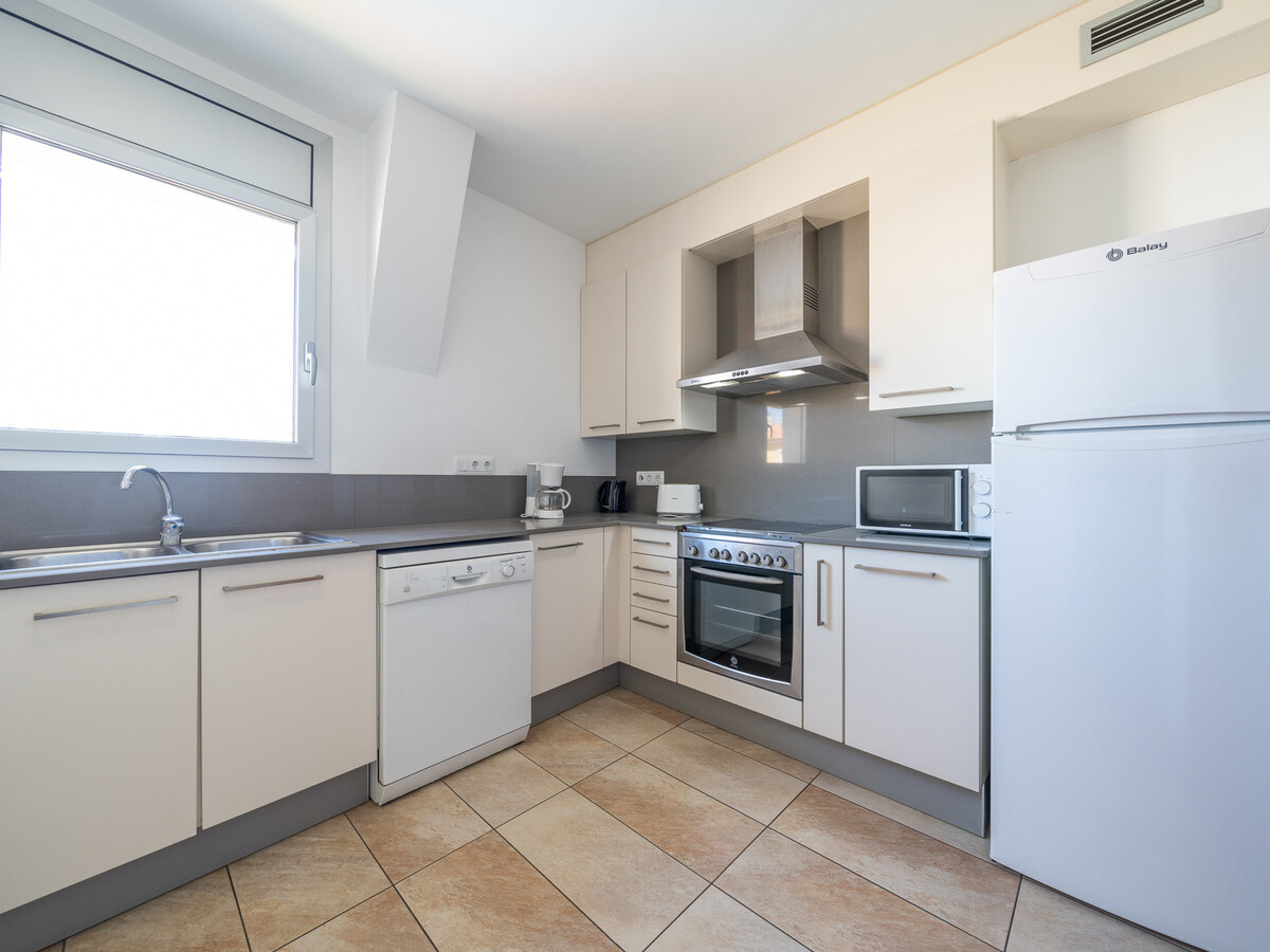 Appartement front de mer avec terrasse et piscine - Photo 5