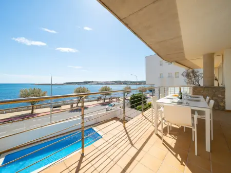 Location appartement à L'Escala, Appartement en front de mer avec terrasse et piscine à LEscala