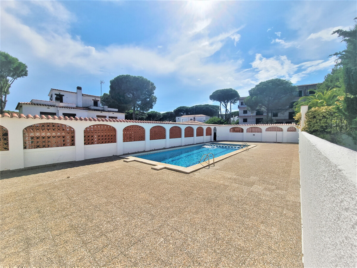 Villa 6 pers. L'Escala, piscine partagée entre 4 voisins - Photo 2