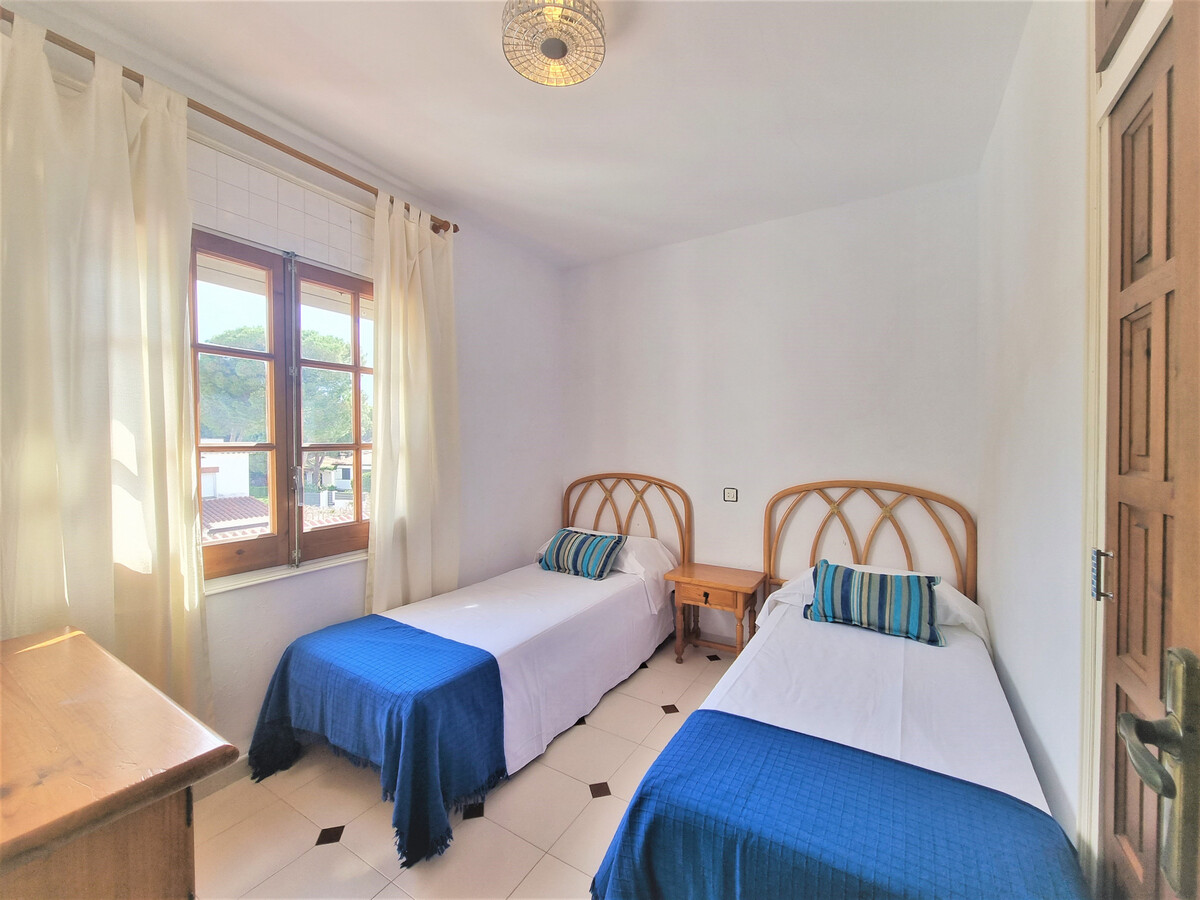 Villa 6 pers. L'Escala, piscine partagée entre 4 voisins - Photo 15