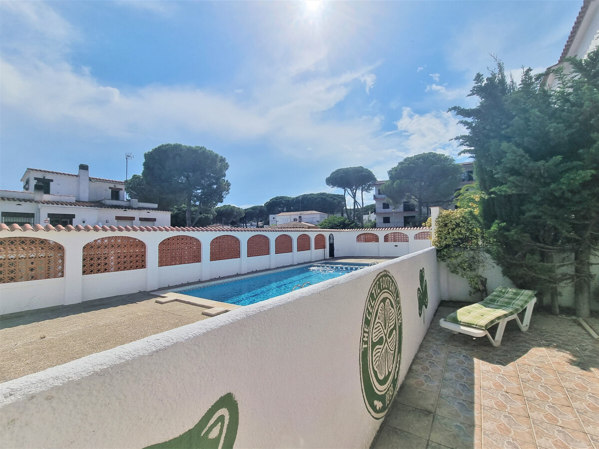 Villa 6 pers. L'Escala, piscine partagée entre 4 voisins - Photo 21
