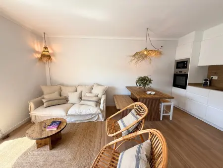Charmant appartement rénové avec jardin, piscine et parking à L'Escala : photo 6