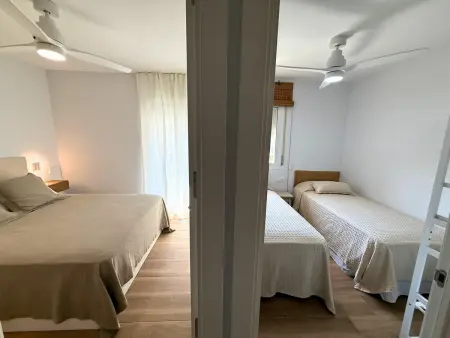 Charmant appartement rénové avec jardin, piscine et parking à L'Escala : photo 9
