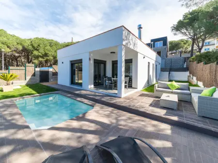 Location villa à L'Escala, Maison moderne à 200m de la plage avec piscine privée