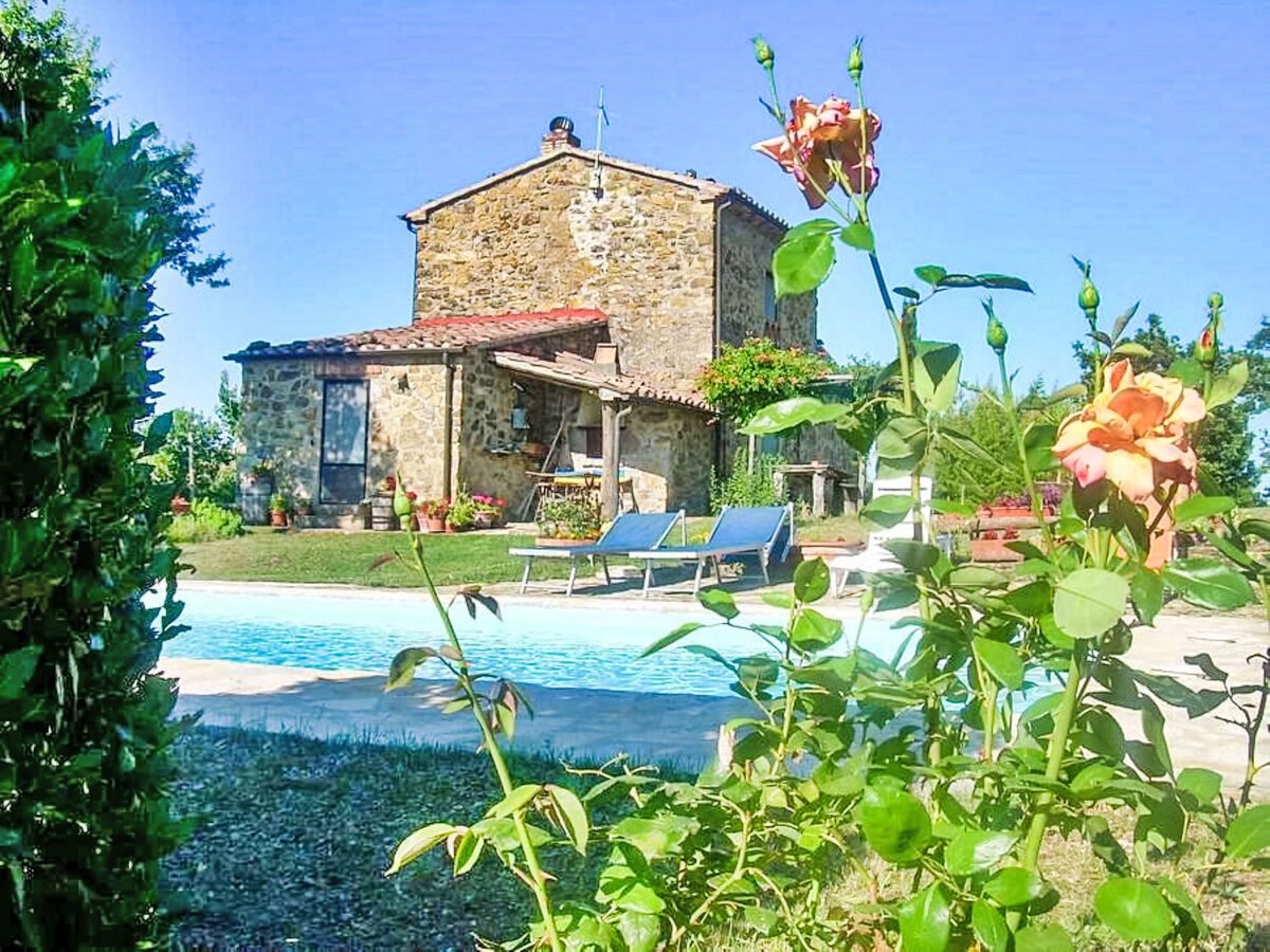 Il Poggino, gîte 5 chambres avec piscine à Sorano - Photo 1