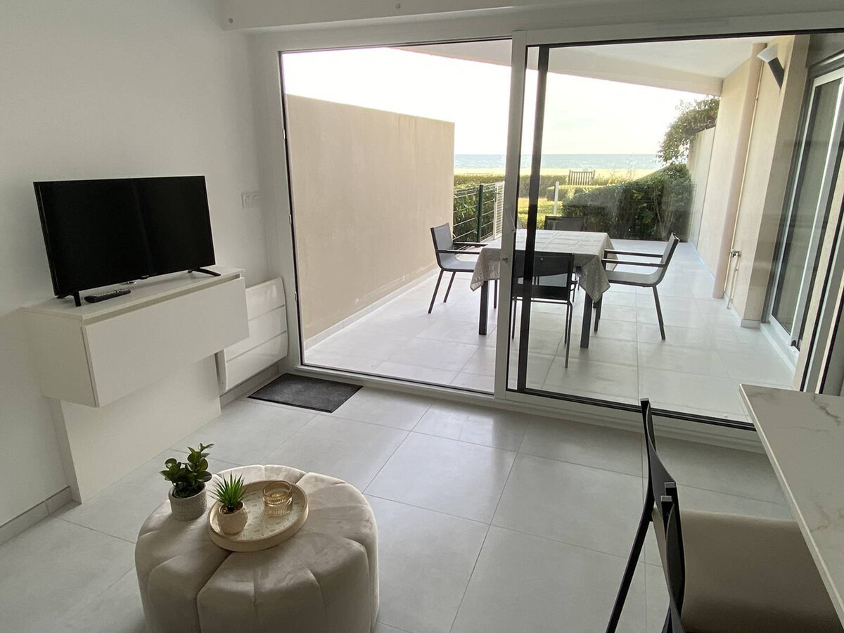 T2 rénové avec terrasse 24 m² et accès direct plage - Photo 1