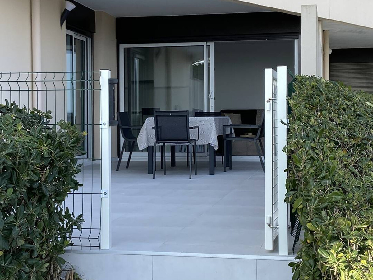 T2 rénové avec terrasse 24 m² et accès direct plage - Photo 6