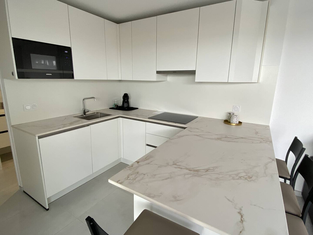T2 rénové avec terrasse 24 m² et accès direct plage - Photo 7