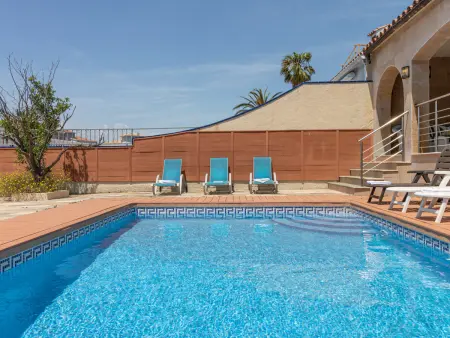 Villa moderne à Empuriabrava avec piscine privée et parking, animaux admis, pour 8 pers. - Photo 6