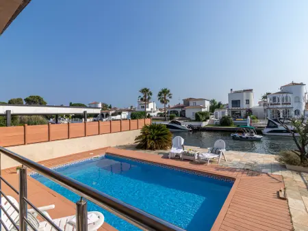 Villa moderne à Empuriabrava avec piscine privée et parking, animaux admis, pour 8 pers. - Photo 8