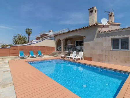 Villa moderne à Empuriabrava avec piscine privée et parking, animaux admis, pour 8 pers. - Photo 28