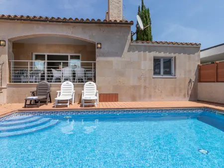 Villa moderne à Empuriabrava avec piscine privée et parking, animaux admis, pour 8 pers. - Photo 31