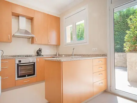 Villa rénovée à Salou: 4 ch, 4 sdb, barbecues, proche plage - Photo 9