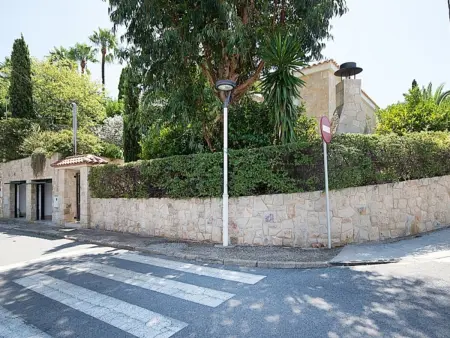 Villa rénovée à Salou: 4 ch, 4 sdb, barbecues, proche plage - Photo 17